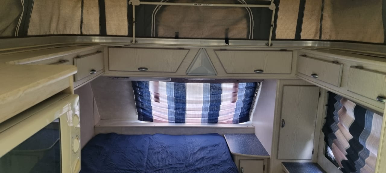 2004 Sprite Sufer Delux Caravan (CT 1284)