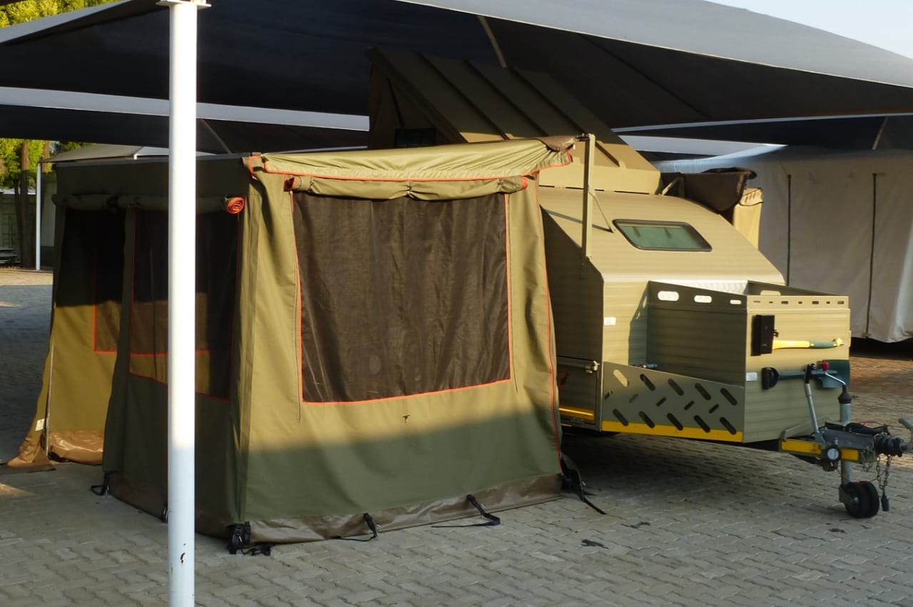 SOLD 2011 Challenger Ratel Off Road Camping Trailer (CT 1372)