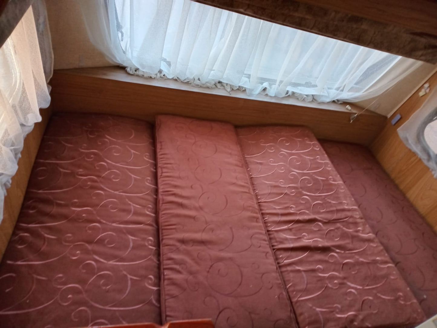 1987 Gypsey 4B Caravan (CT 1421)