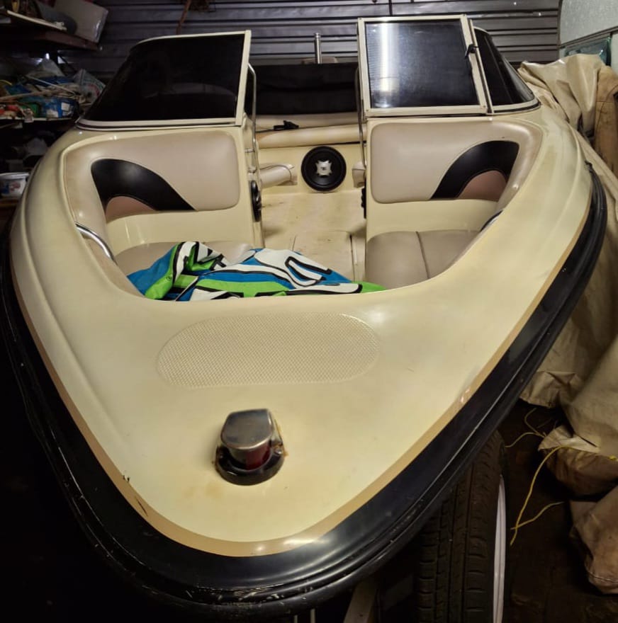 1998 Infinity 520 Boat (CT 1329)