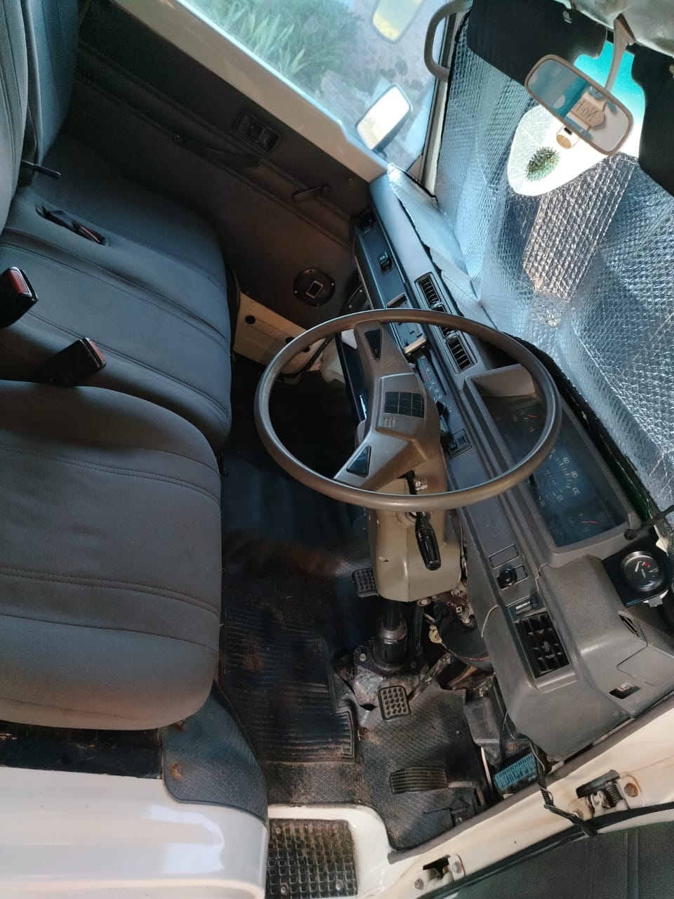 190 Mitsubishi L300 Motorhome (CT 1404)