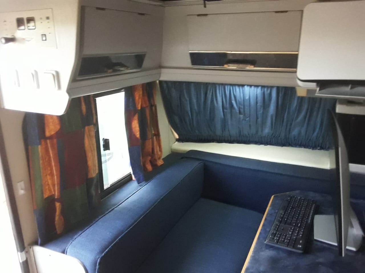 SOLD 1995 Jurgens Gazelle Caravan (CT 1297)