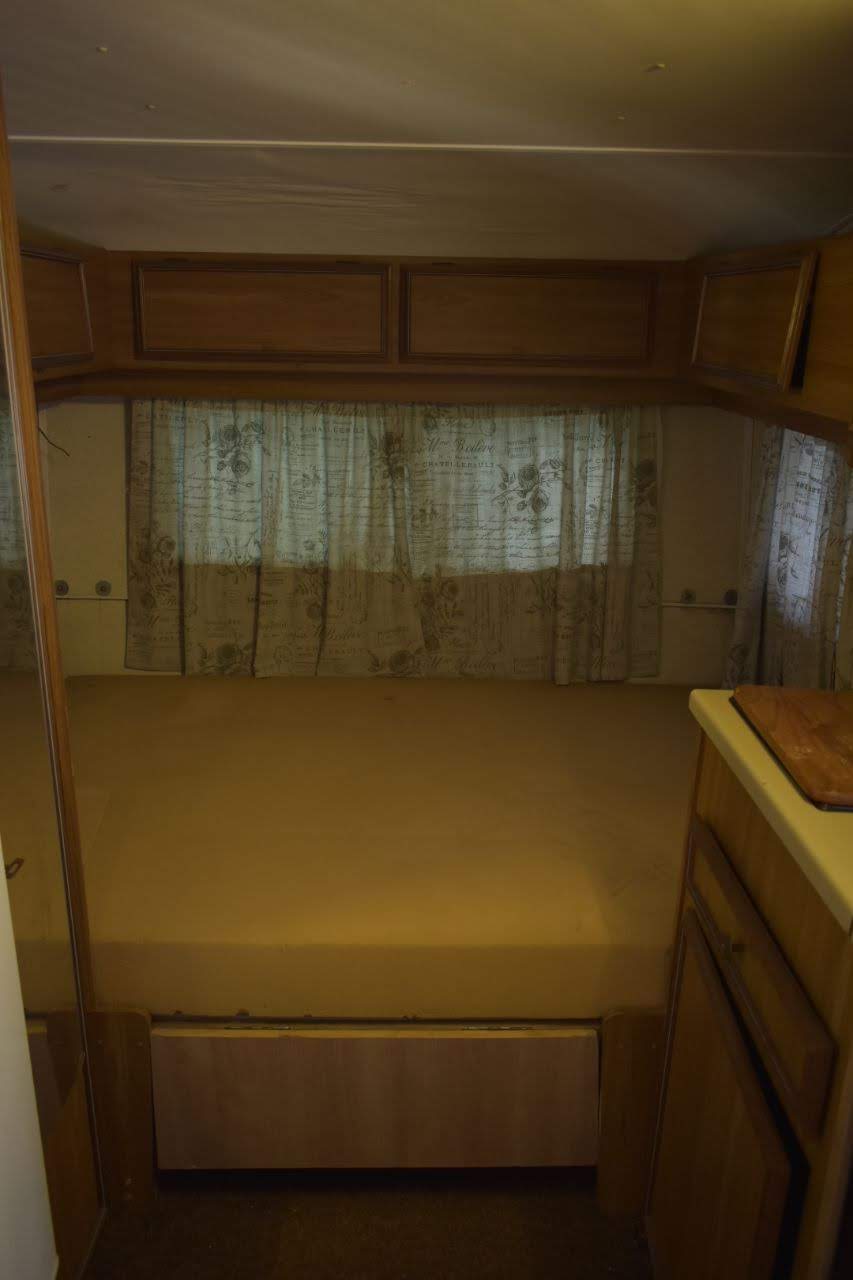 SOLD 1985 Jurgens Magnifique XL Caravan (CT 1398)