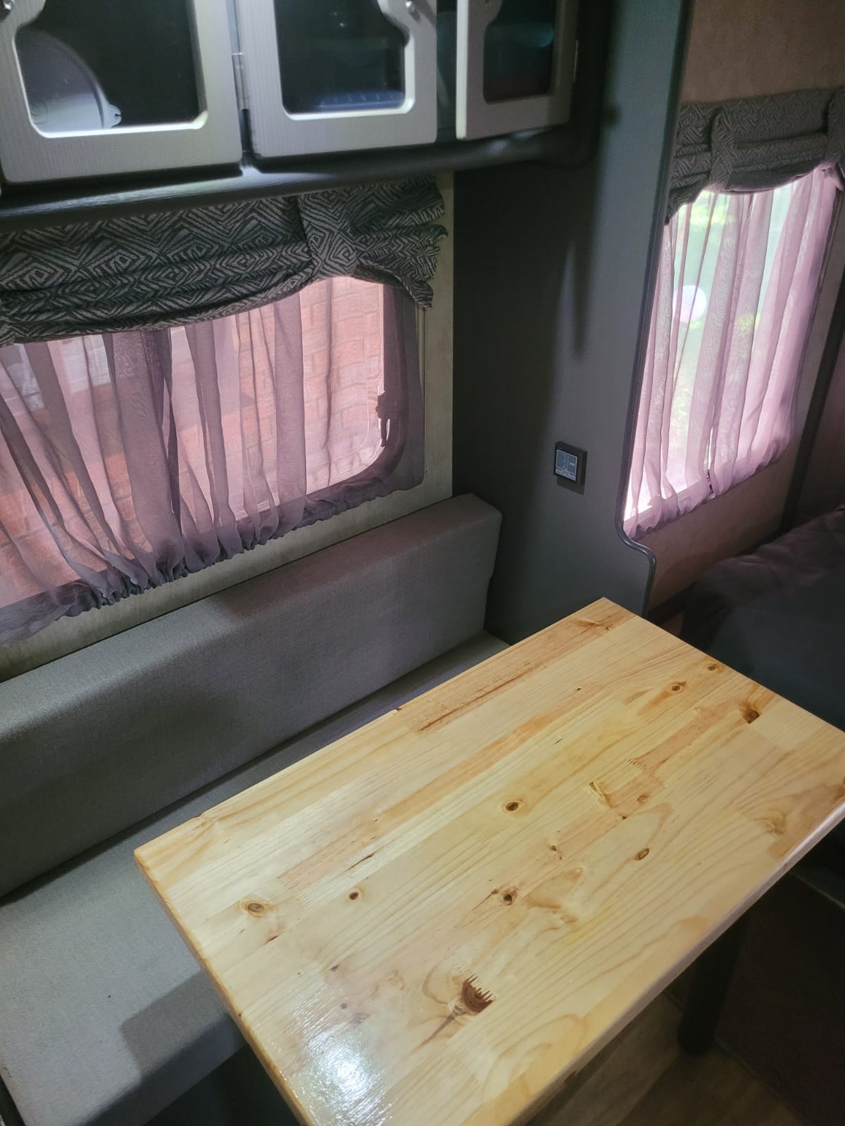 2015 Jurgens Classique Caravan (CT 1351)