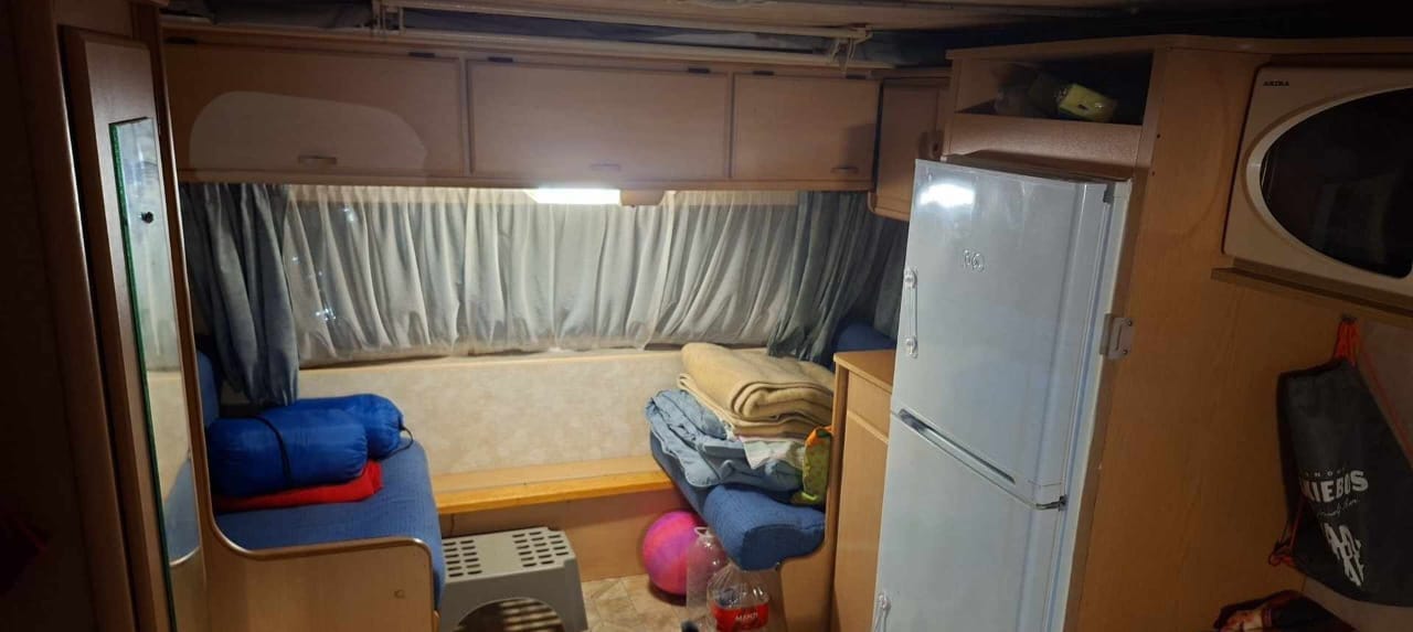 1999 Gypsey Raven Caravan (CT 1373)