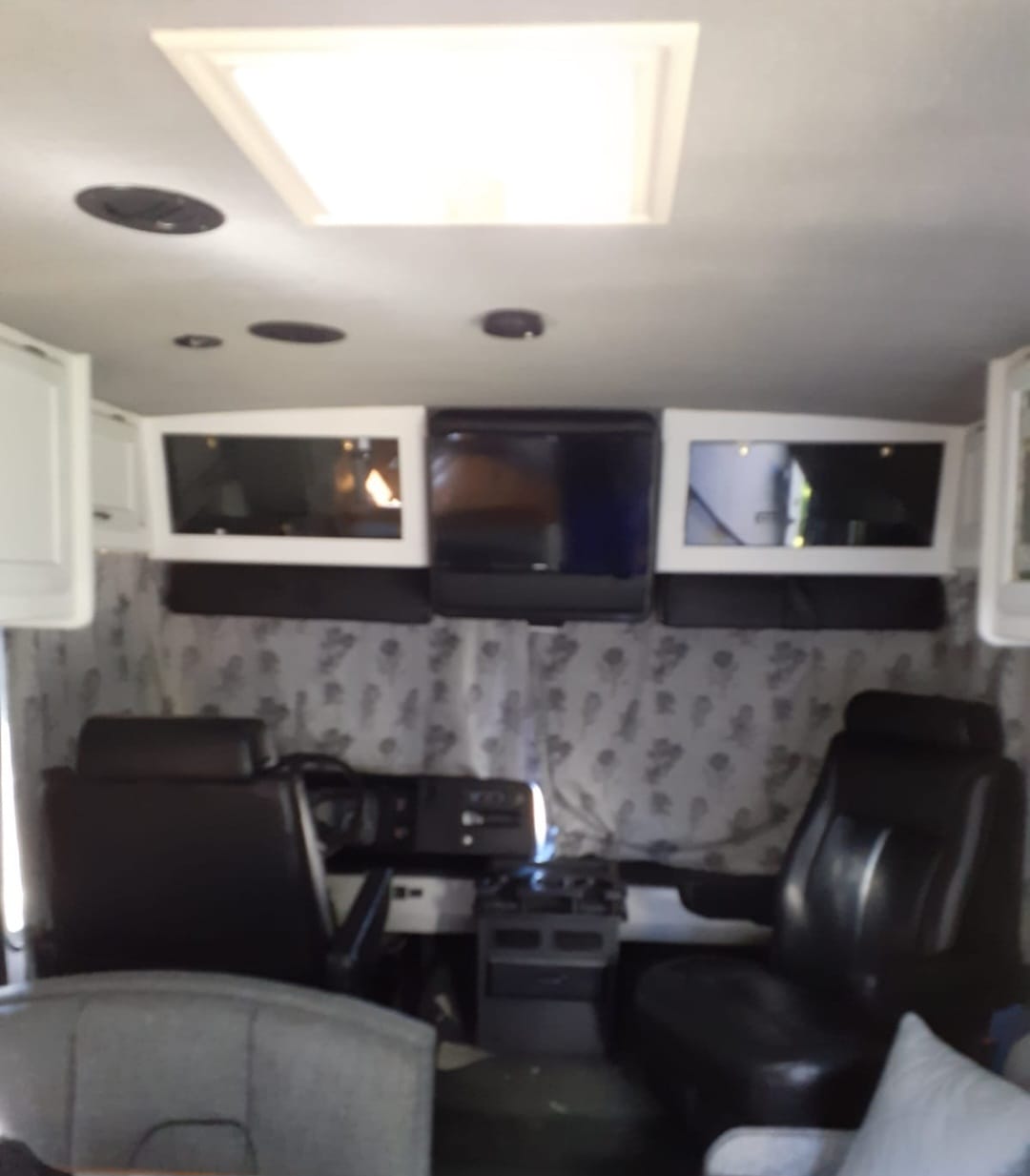SOLD 1997 Winnebago Itasca Sunrise Motorhome (CT 1332)