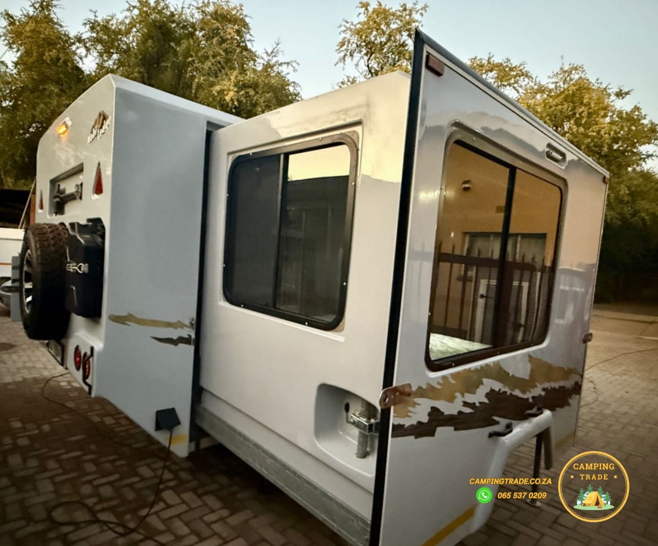 2015 Mobi Lodge Adventure Caravan (CT 1389)