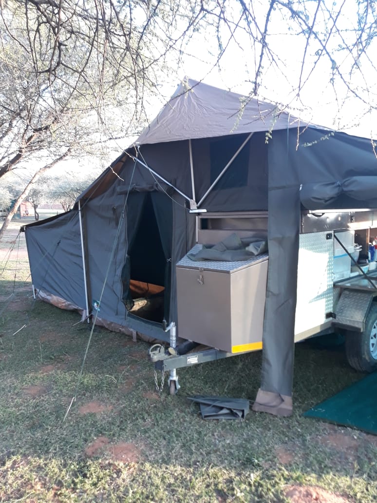 2009 Macau Camping Trailer (CT 1318)