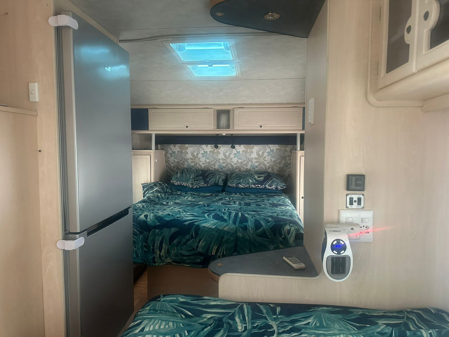 SOLD 2008 Jurgens Exclusive Caravan (CT 1435)