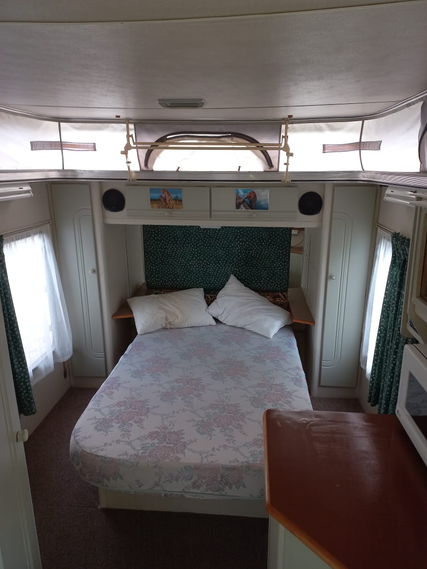 SOLD 1998 Jurgens Palma Caravan (CT 1374)