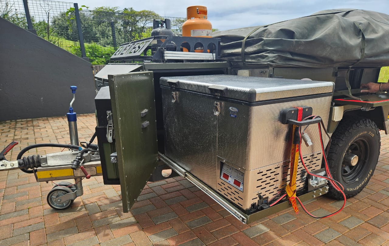 2019 Summit Everest Off Road Camping Trailer (CT 1459)