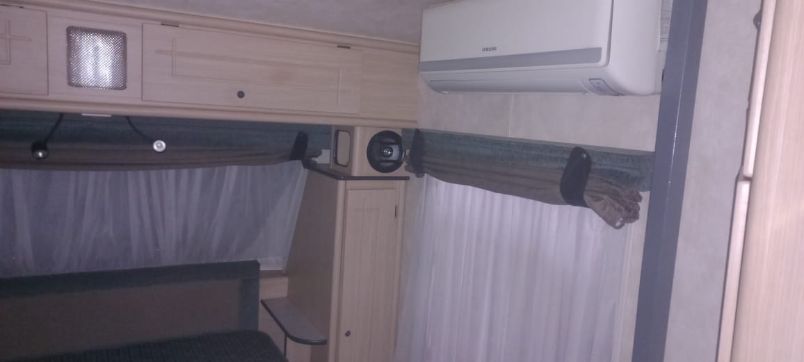 SOLD 2010 Jurgens Exclusive Caravan (CT 1355)
