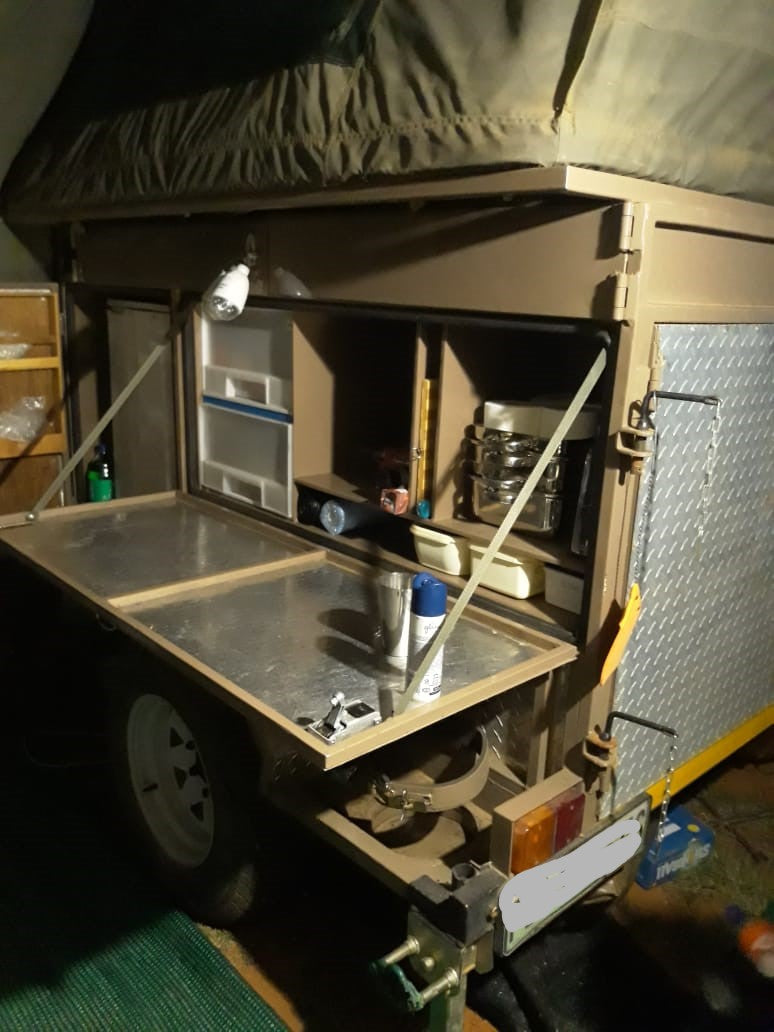 2009 Macau Camping Trailer (CT 1318)