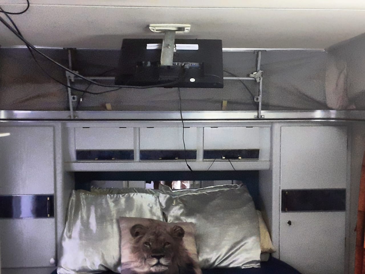 SOLD 1995 Jurgens Gazelle Caravan (CT 1297)