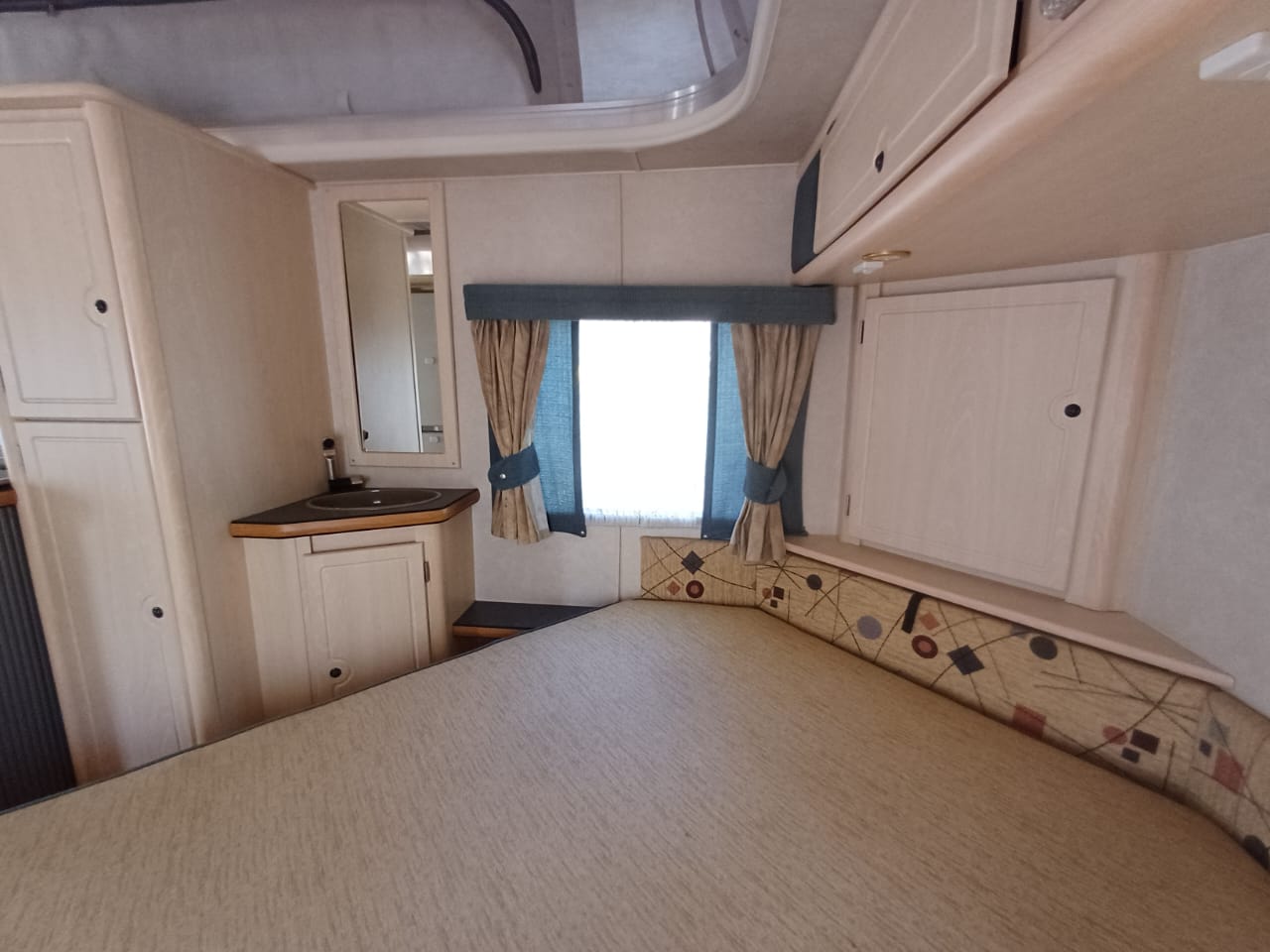 2006 Jurgens Fleetline Caravan (CT 1448)