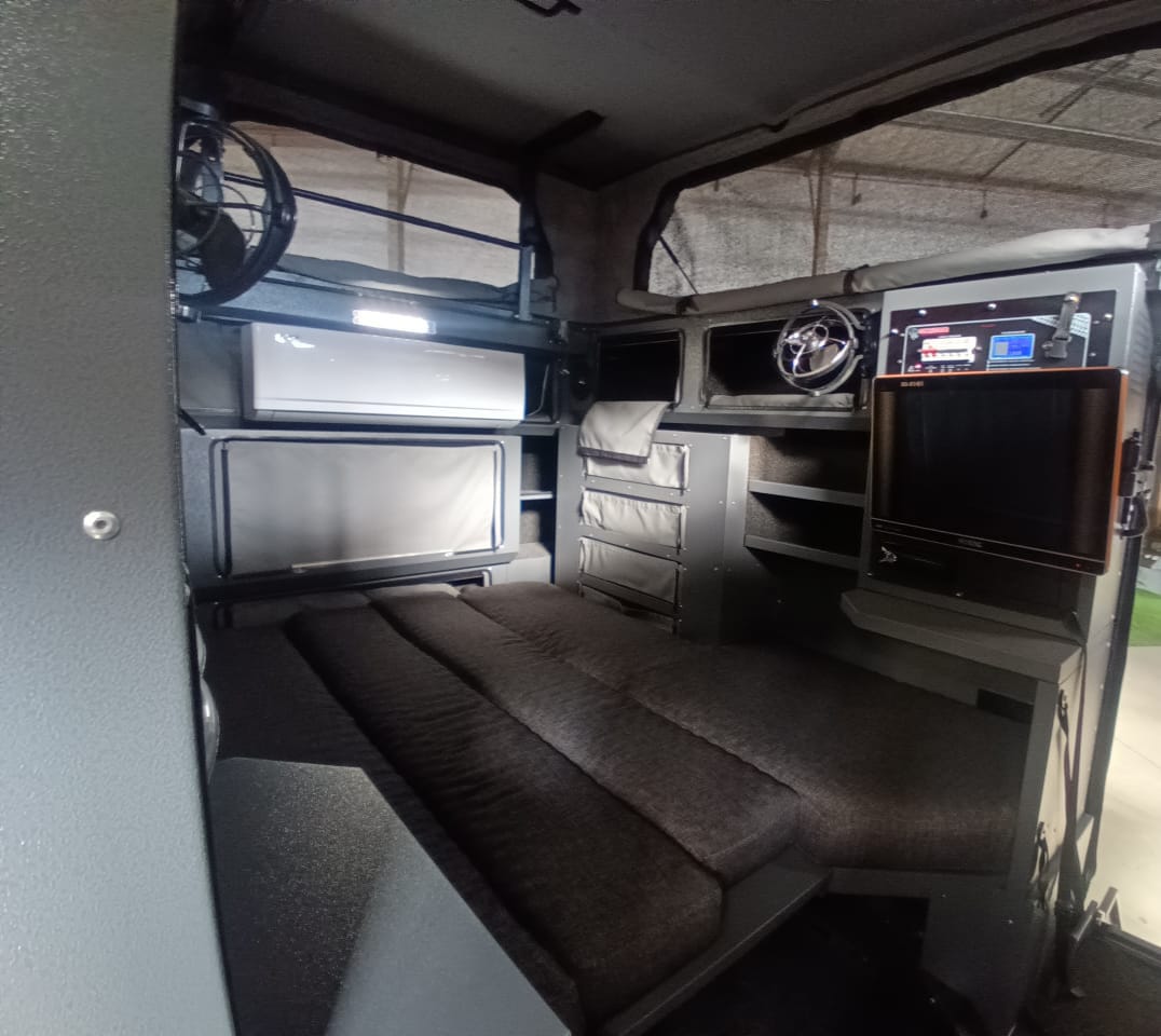 2020 Conqueror Commander Platinum Off Road Camping Trailer (CT 1420)
