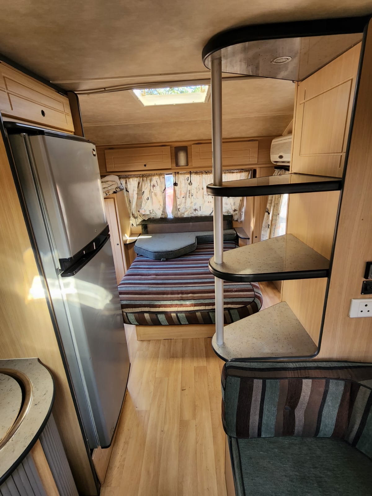 2010 Jurgens Exclusive Caravan (CR 1359)