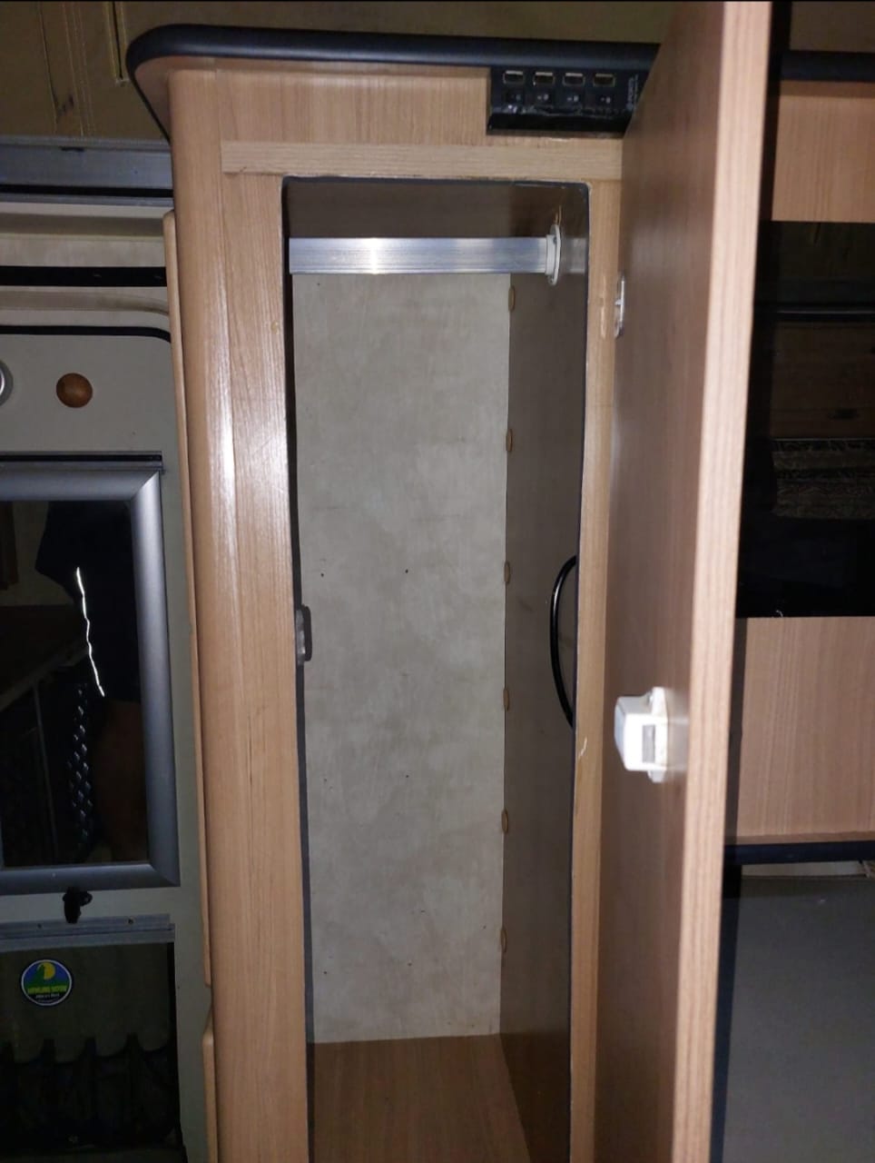 2014 Jurgens Xplorer Xcell Off Road Caravan (CT 1378)