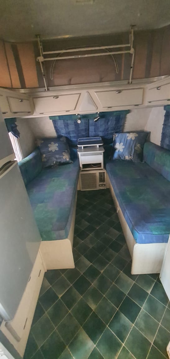 SOLD 2002 Sprite Surfer Delux Caravan (CT 1364)