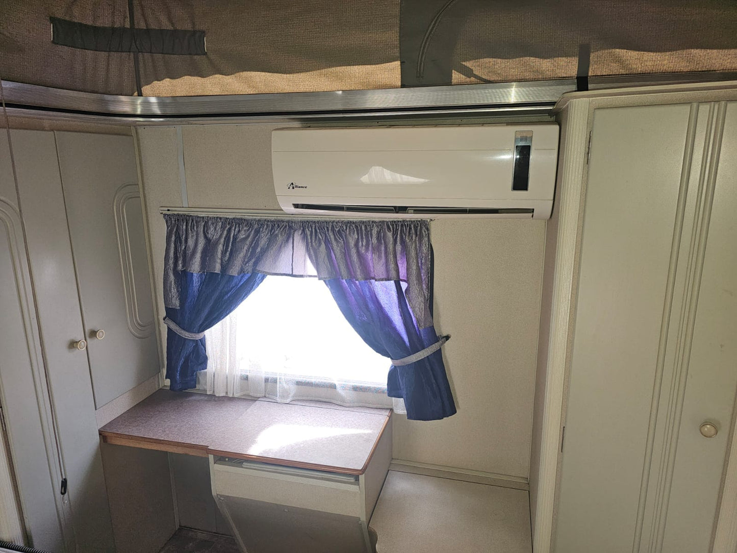 SOLD 1999 Jurgens Penta Caravan (CT 1337)