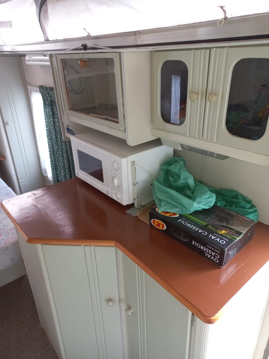 SOLD 1998 Jurgens Palma Caravan (CT 1374)
