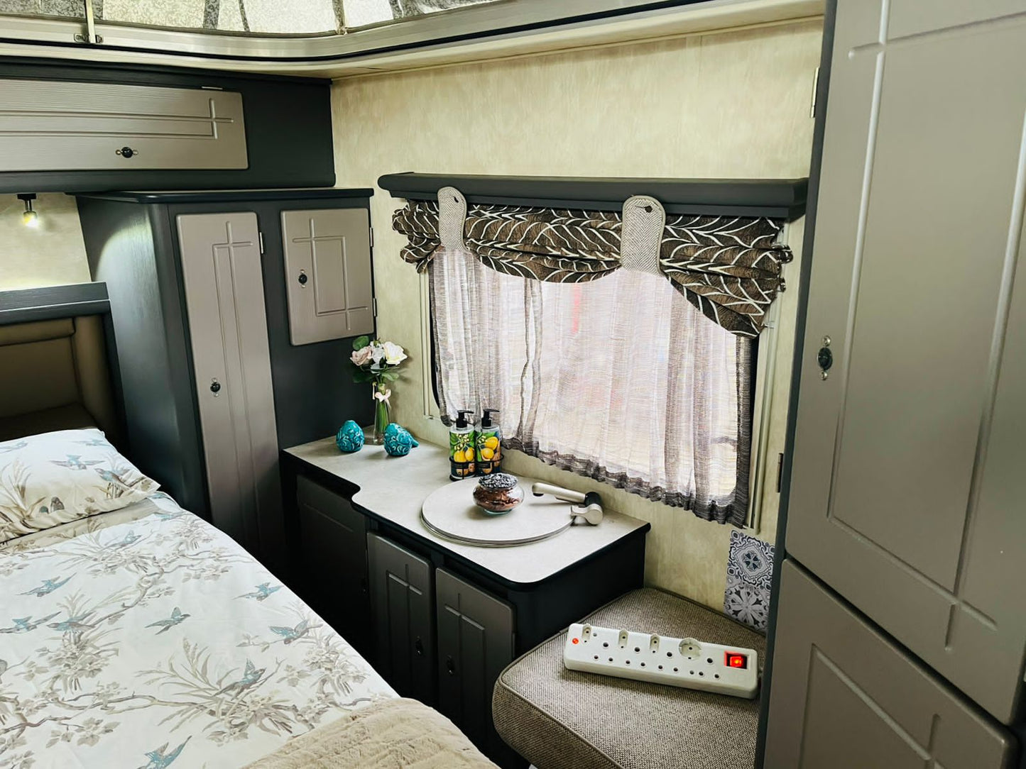2016 Jurgens Penta Caravan (CT 1367)