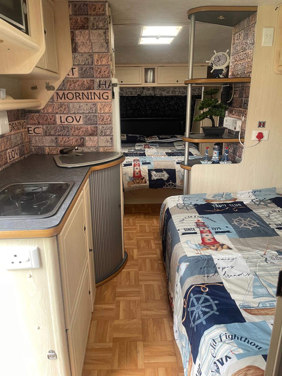 SOLD 2009 Jurgens Exclusive Caravan (CT 1377)