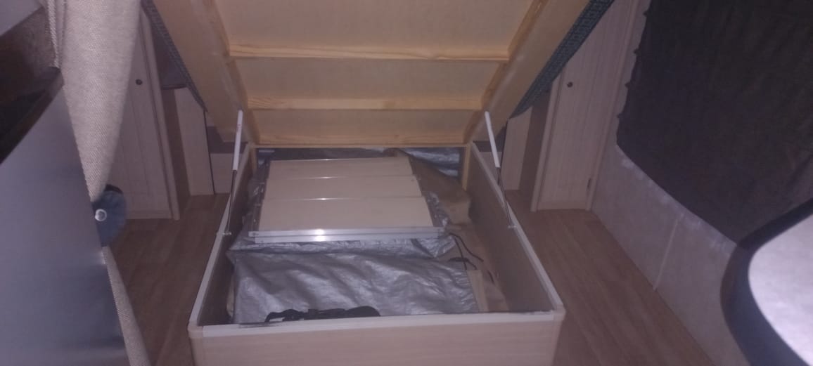 SOLD 2010 Jurgens Exclusive Caravan (CT 1355)