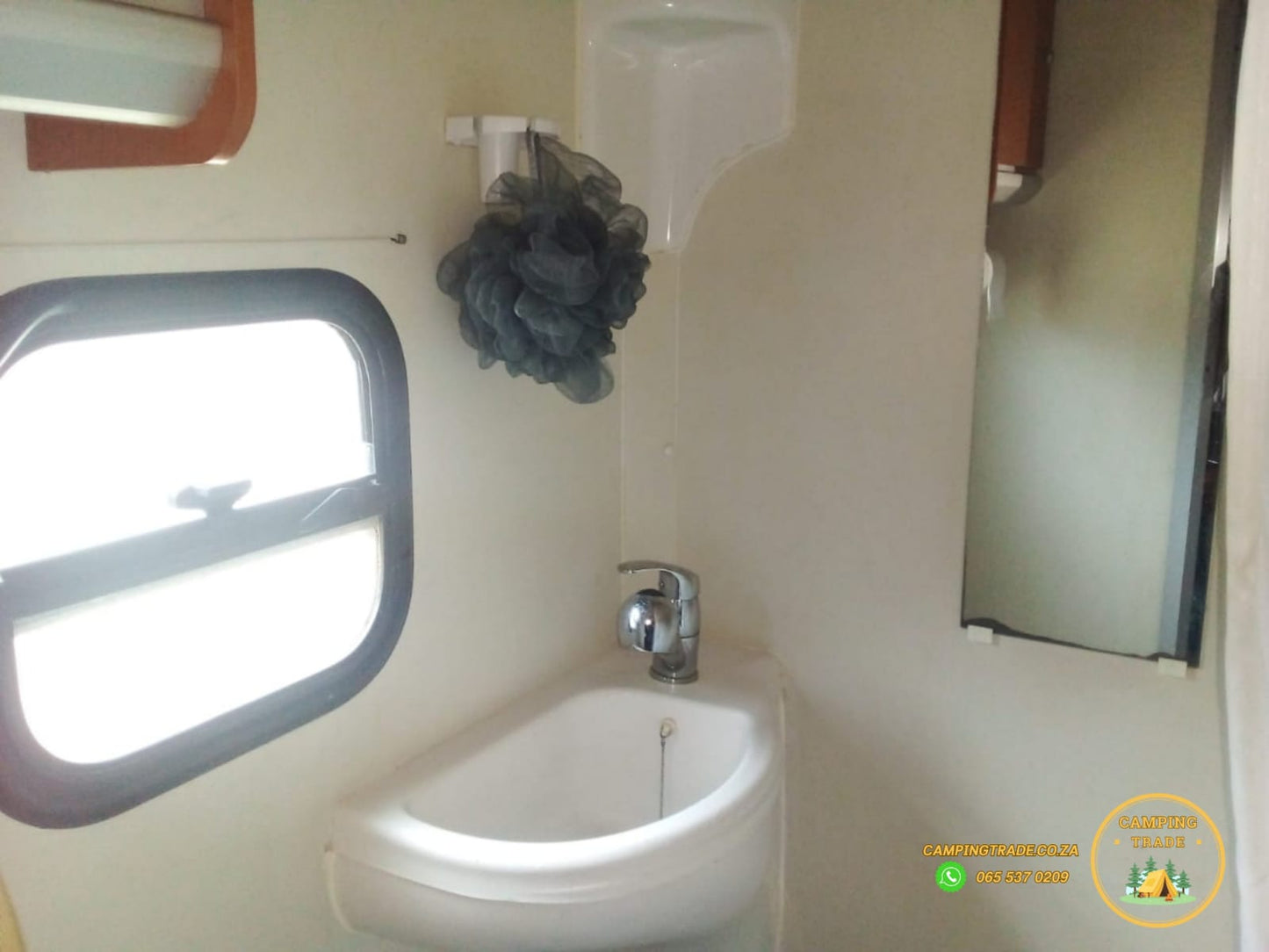 2015 Iveco Discoverer Motorhome (CT 1261)