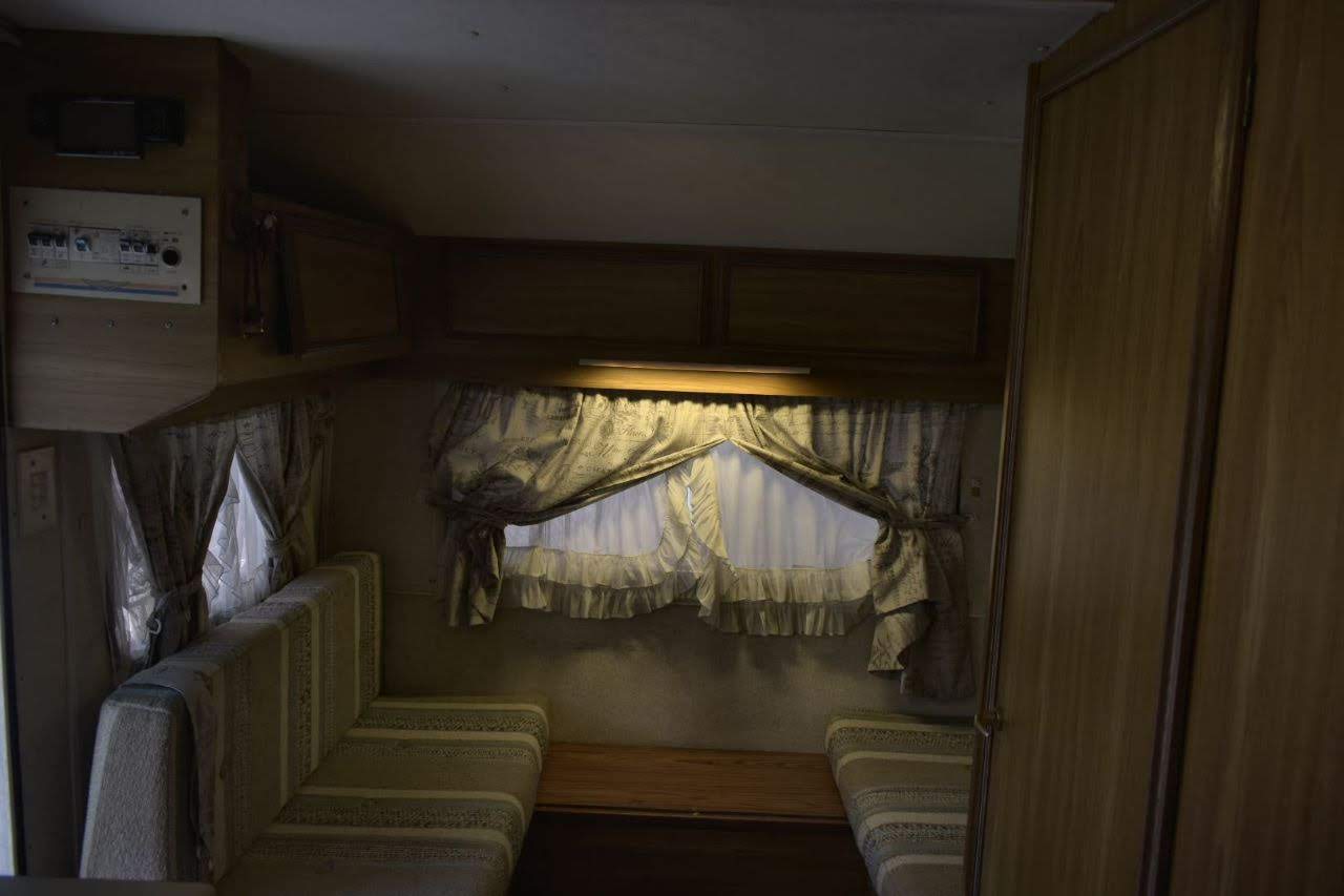 SOLD 1985 Jurgens Magnifique XL Caravan (CT 1398)