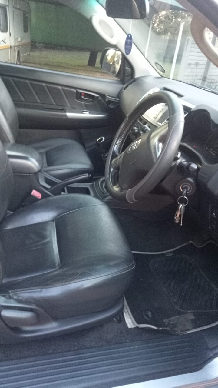 SOLD 2015 Toyota Hilux D4D 3.0 Bakkie (CT 1299)