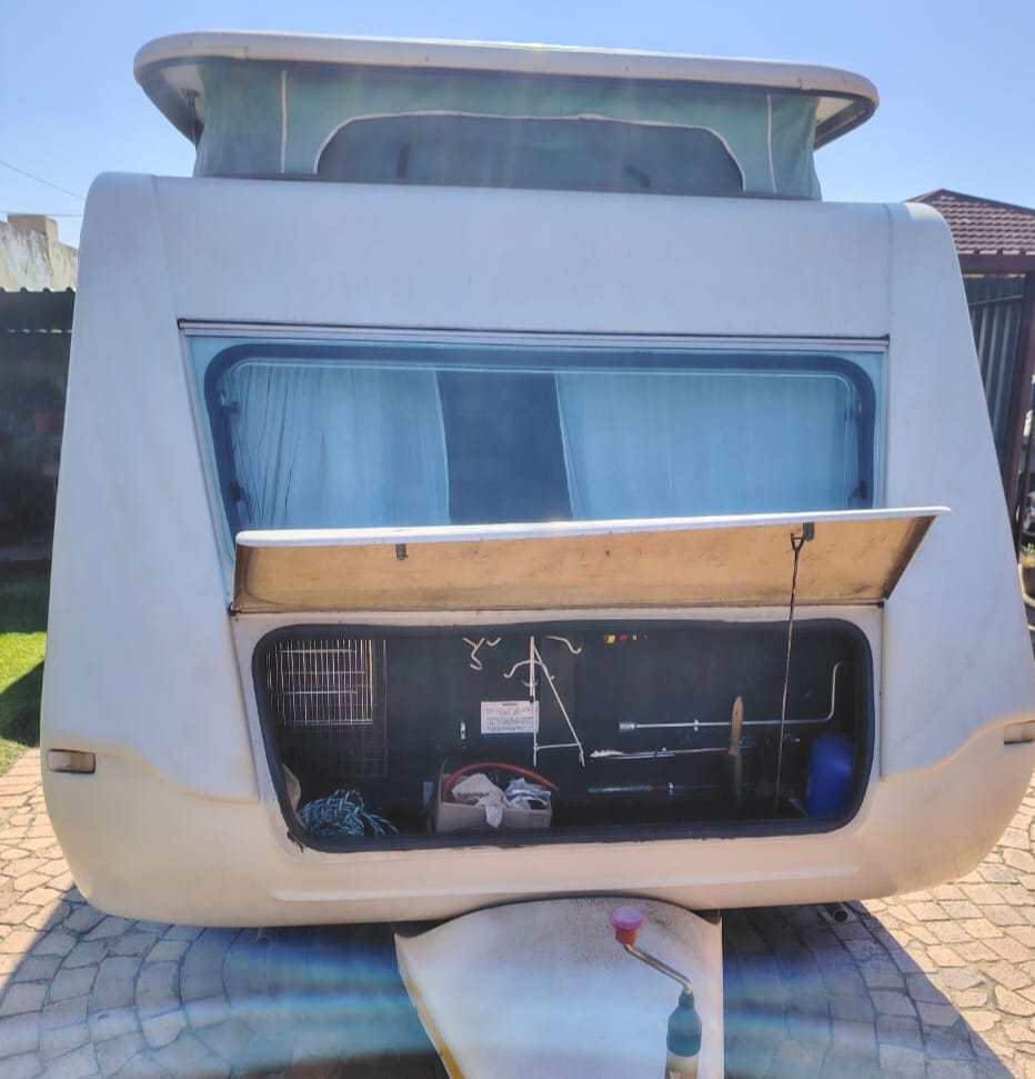 SOLD 2002 Gypsey Romany Caravan (CT 1386)