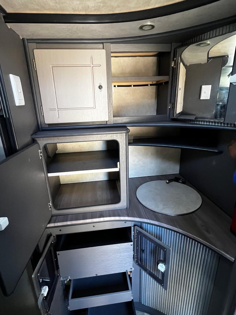 SOLD 2015 Jurgens Classique Caravan (CT 1406)