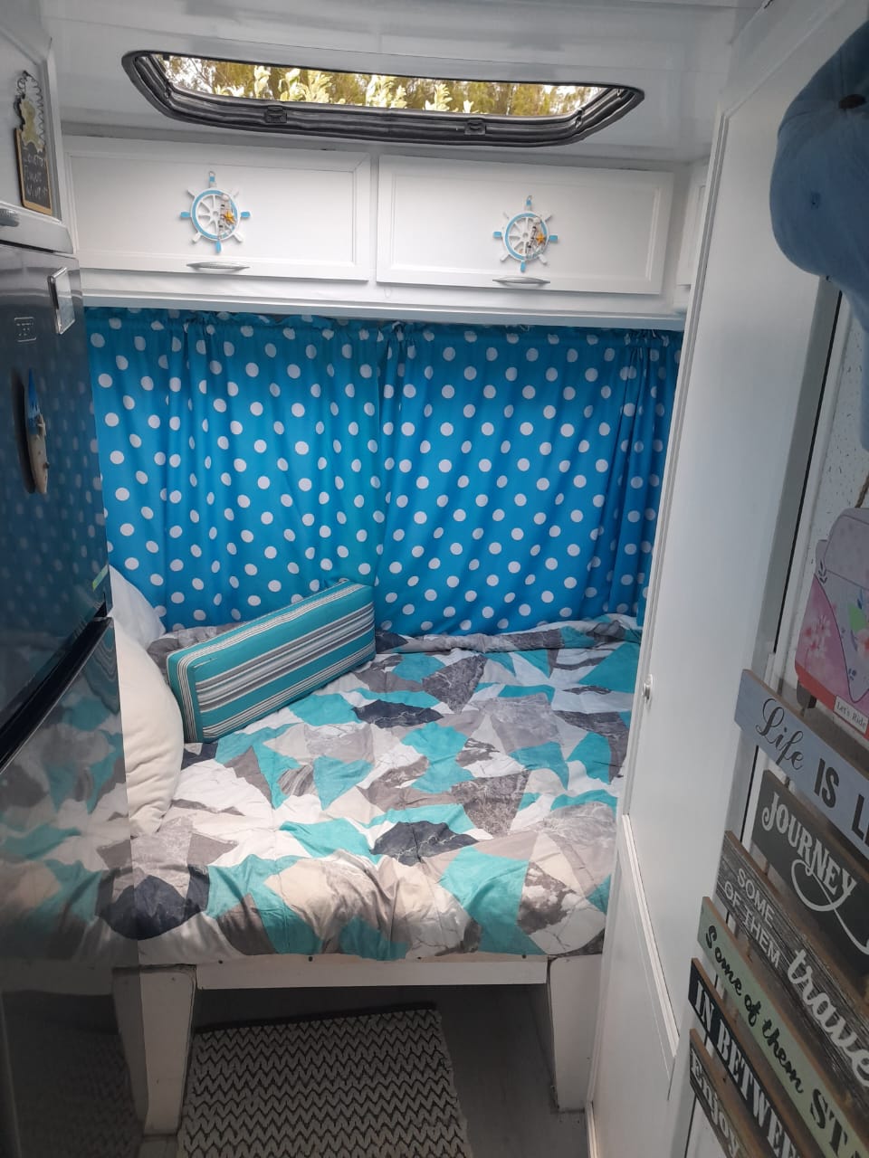 190 Mitsubishi L300 Motorhome (CT 1404)