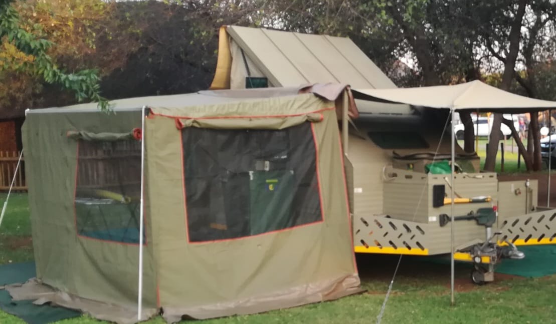 SOLD 2011 Challenger Ratel Off Road Camping Trailer (CT 1372)