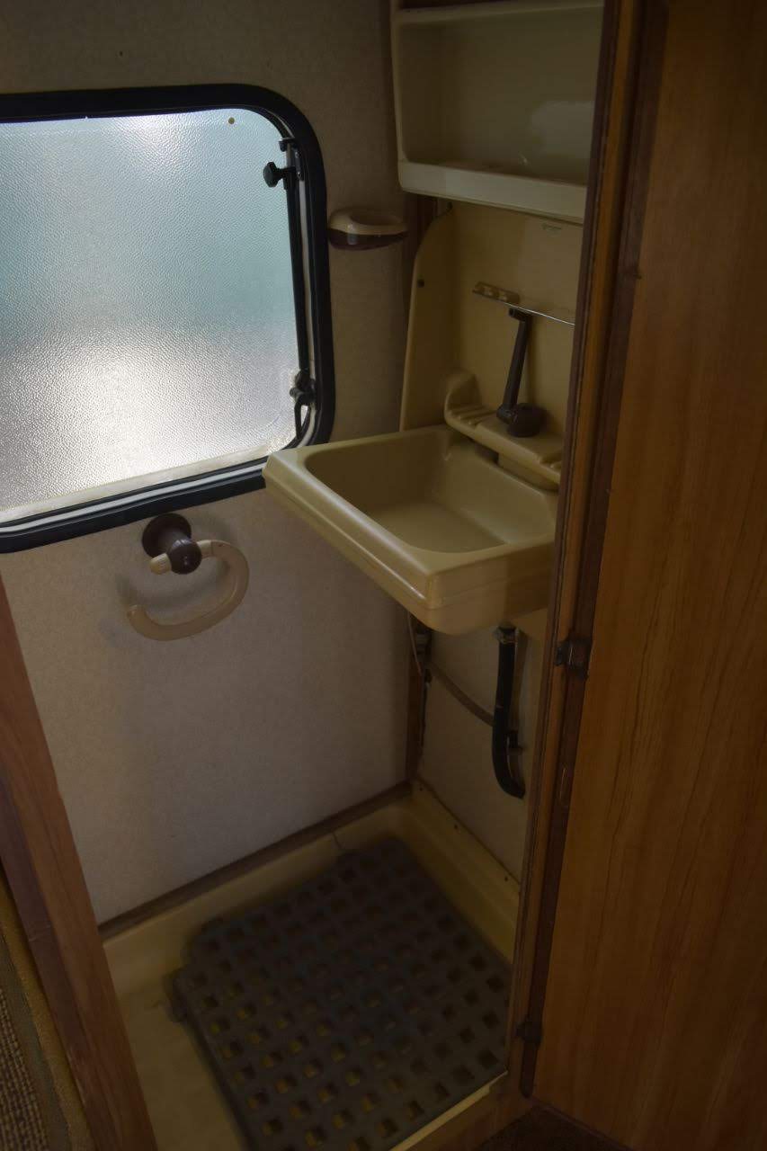 SOLD 1985 Jurgens Magnifique XL Caravan (CT 1398)