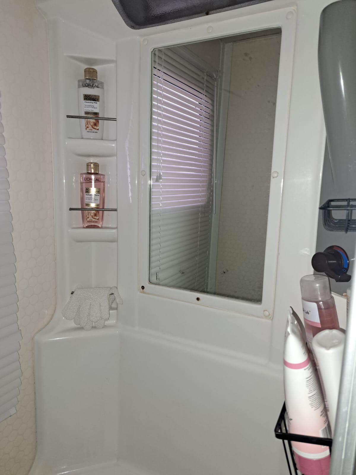 SOLD 2005 Jurgens Exclusive Caravan (CT 1312)