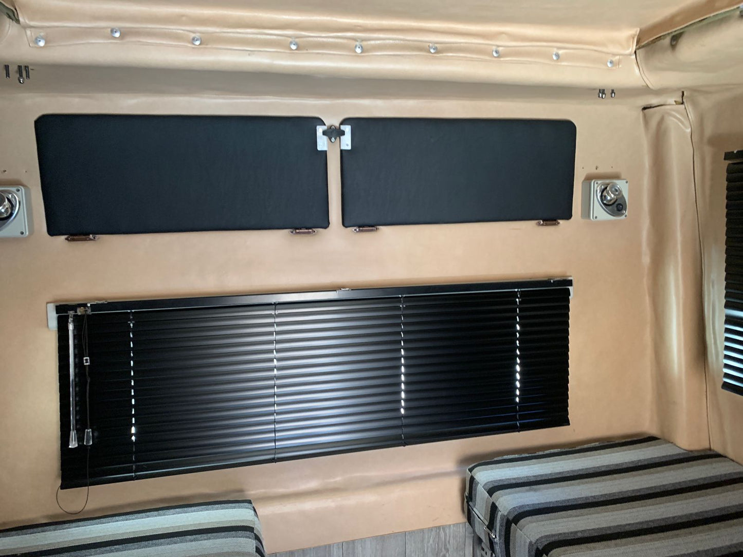 Bakkie Camper (CT 1242)