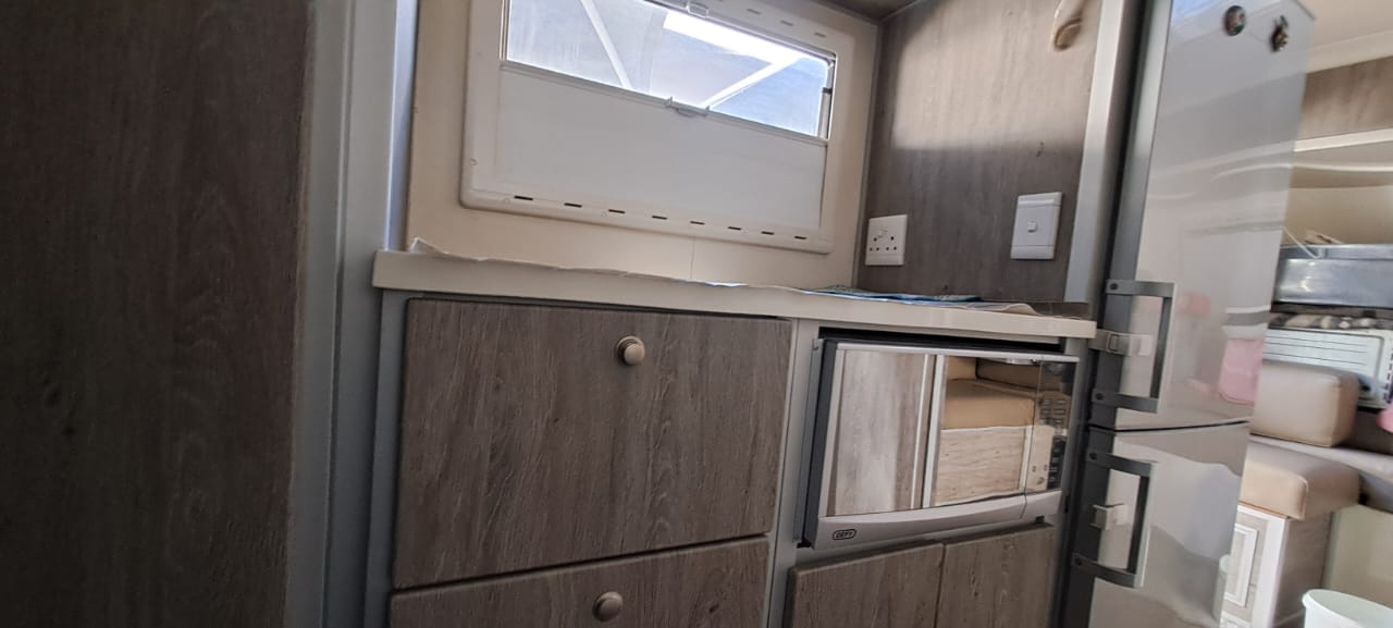 SOLD 2015 Sensation Anee Caravan (1376)