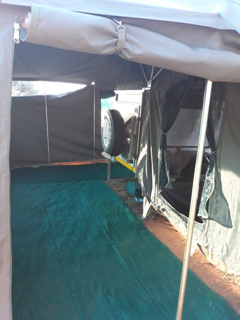 2009 Macau Camping Trailer (CT 1318)