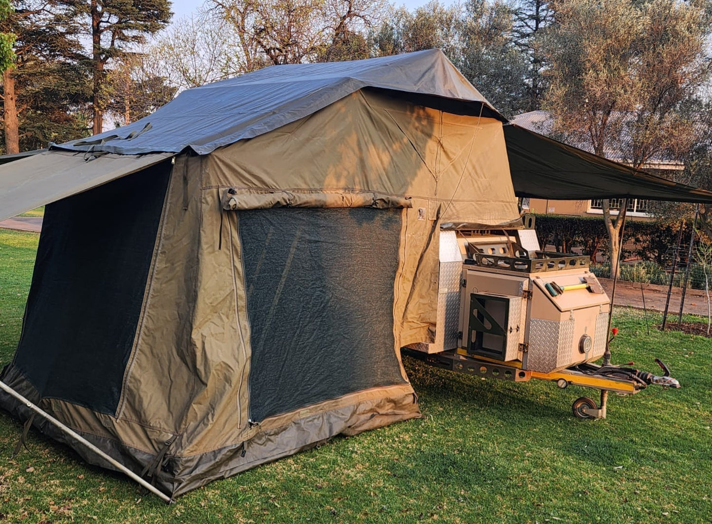 2012 Conqueror Comfort Off Road Camping Trailer (CT 1455)