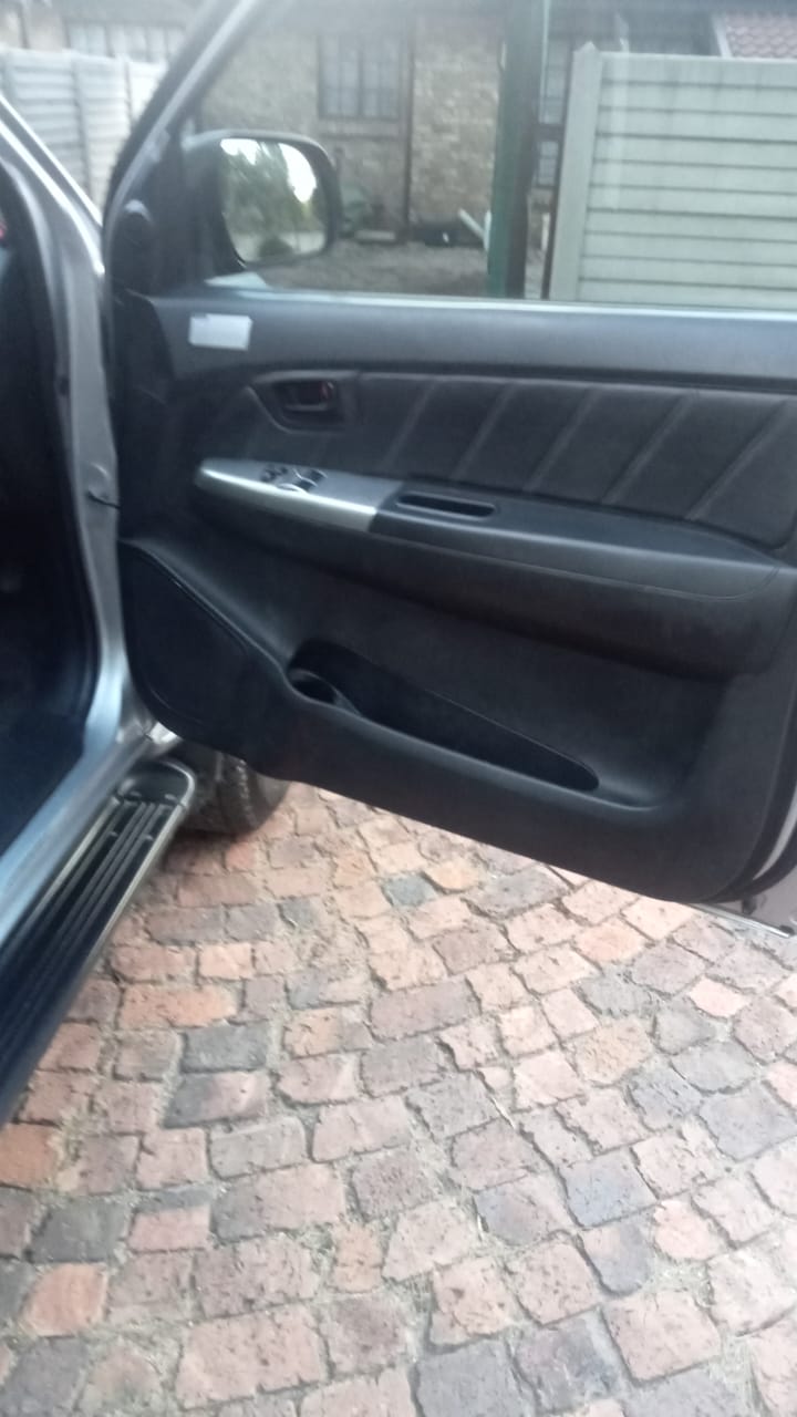SOLD 2015 Toyota Hilux D4D 3.0 Bakkie (CT 1299)
