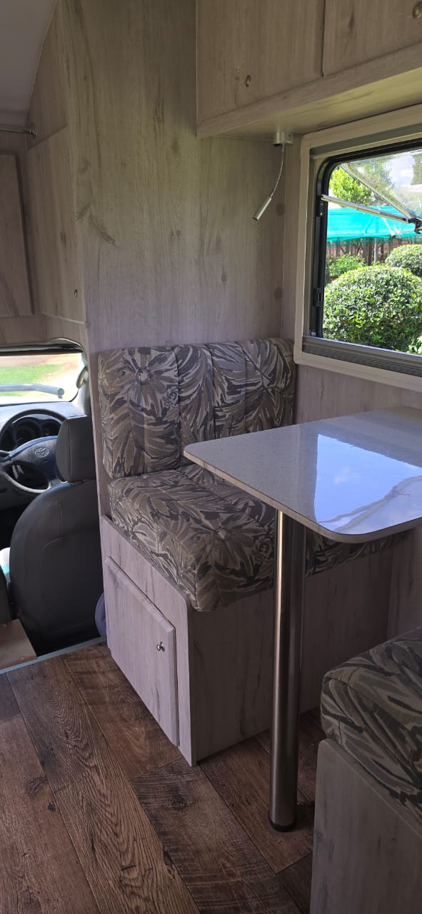 2007 Toyota 4x4 2.5 D4D Camper (CR 1294)