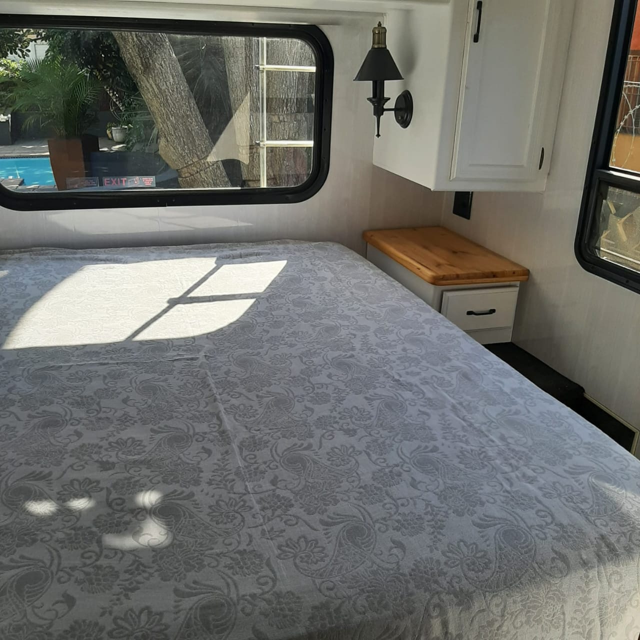 SOLD 1997 Winnebago Itasca Sunrise Motorhome (CT 1332)