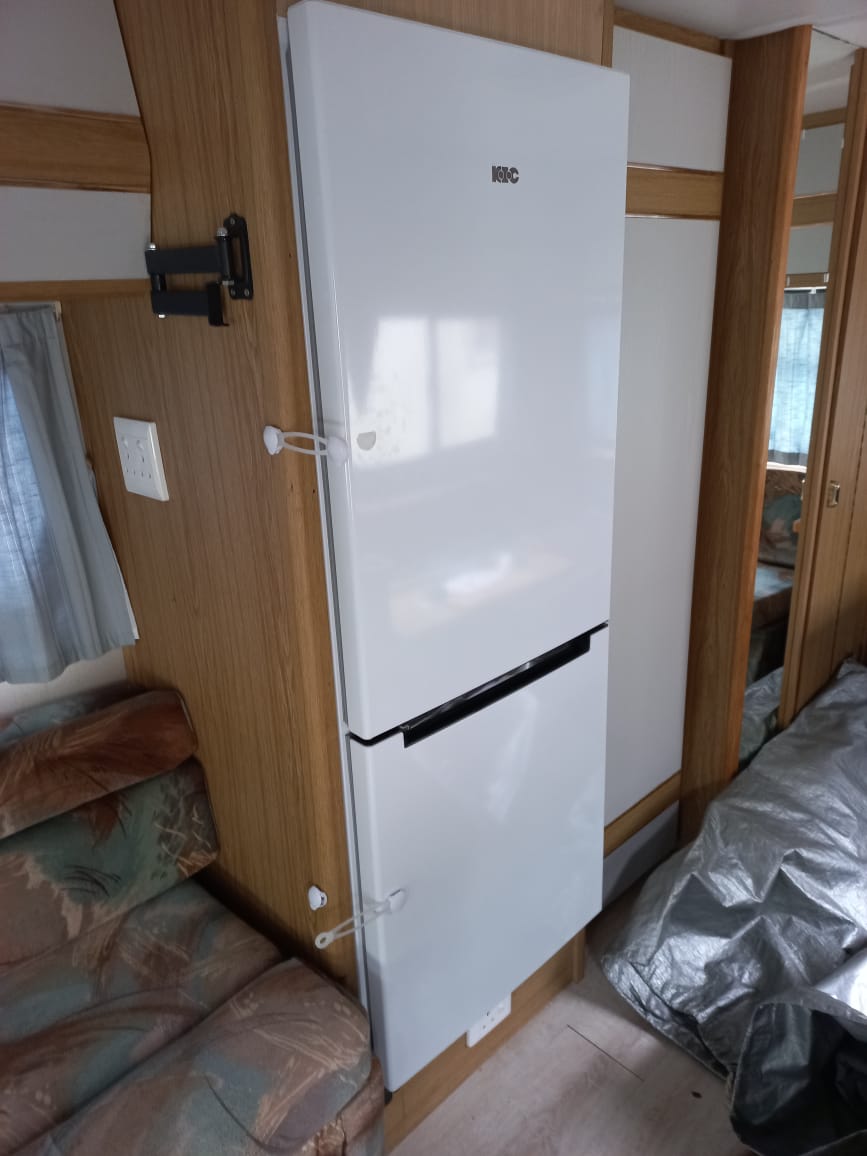 1997 Nissan Motorhome (CT 1463)