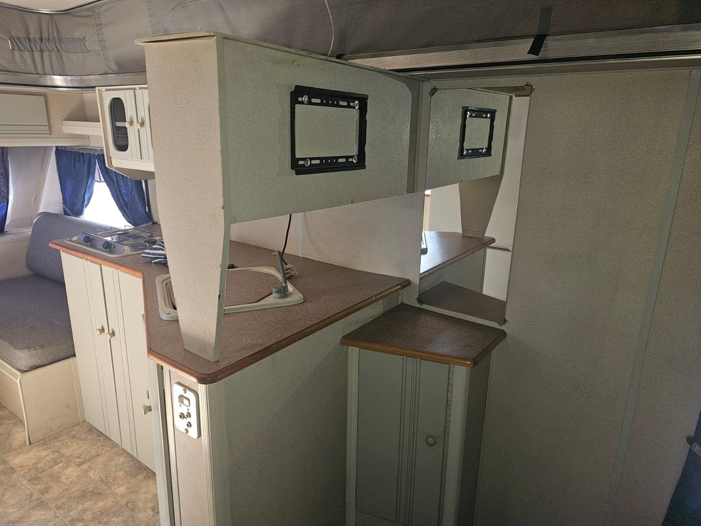 SOLD 1999 Jurgens Penta Caravan (CT 1337)