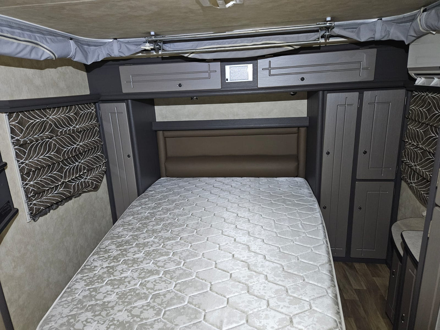 2016 Jurgens Fleetline Caravan (CT 1228)