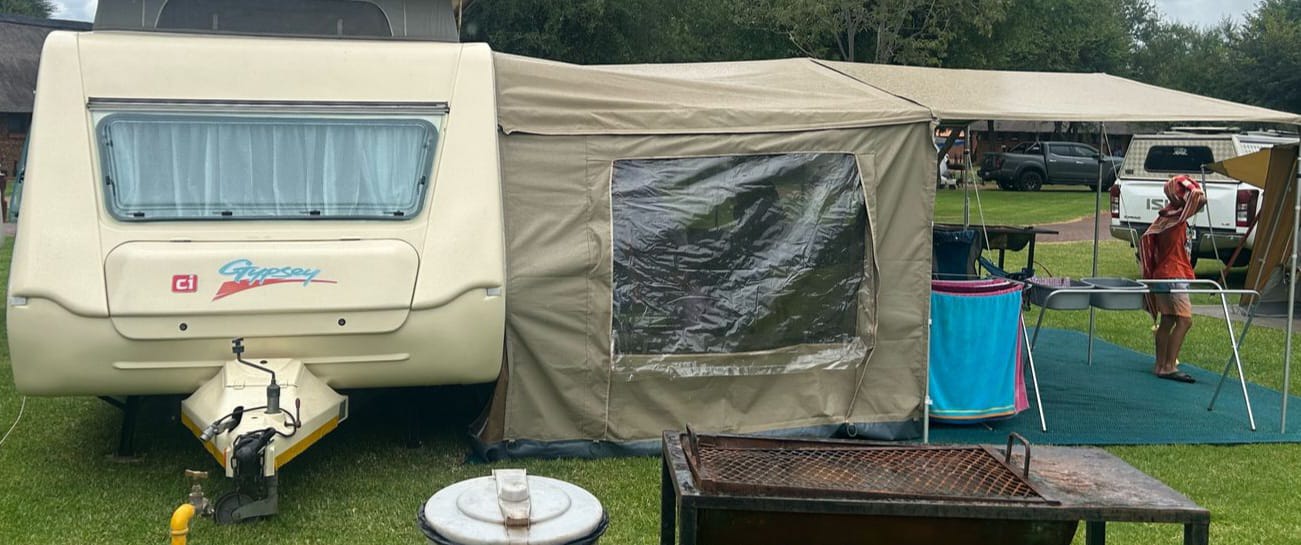 1999 Gypsey Raven Caravan (CT 1373)