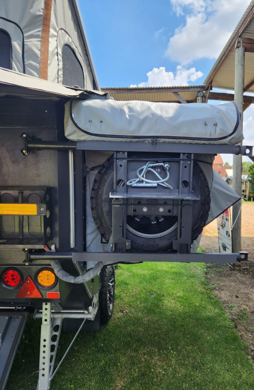 SOLD 2018 Conqueror Companion Platinum Off Road Camping Trailer (CT 1354)