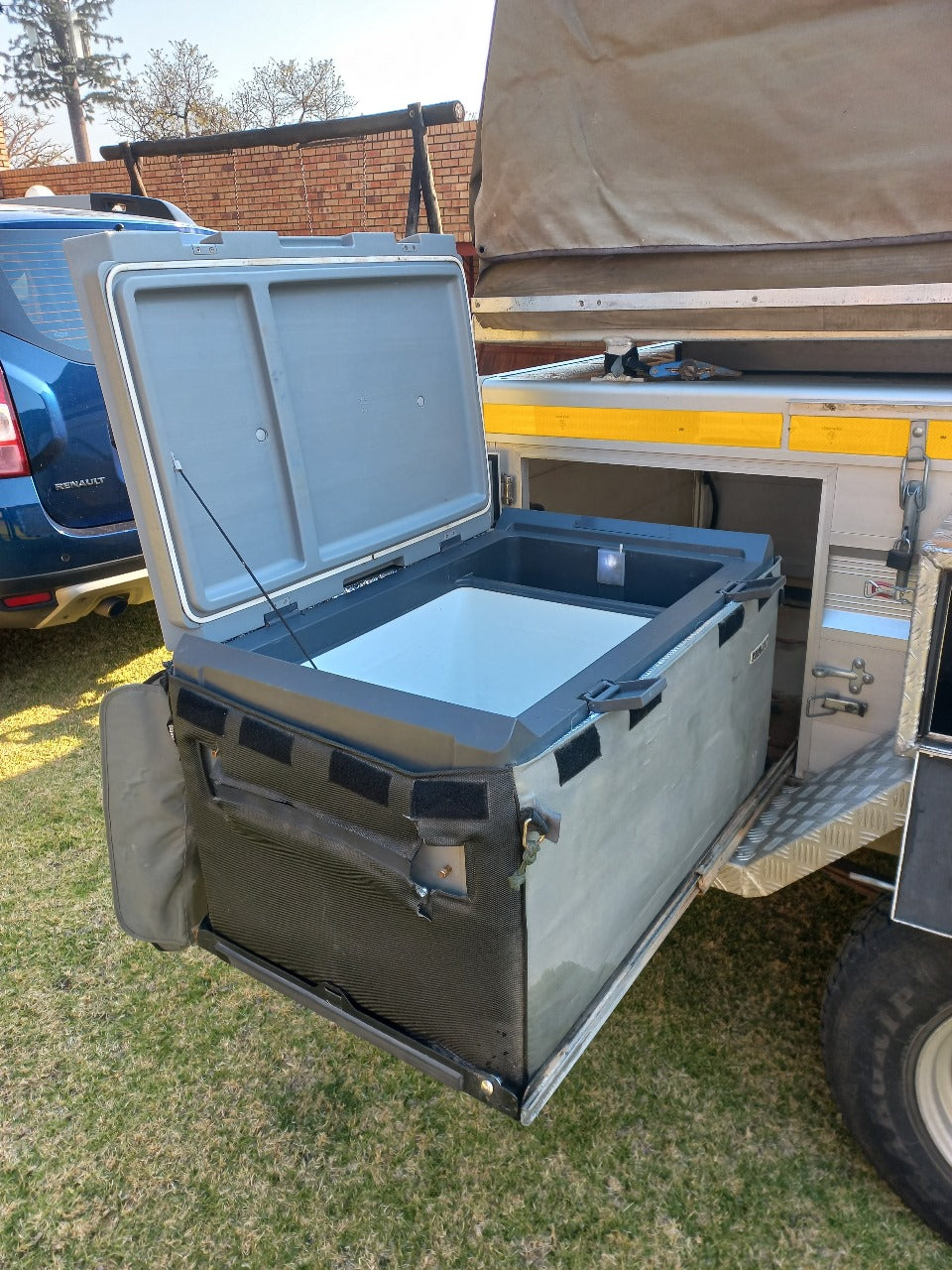SOLD 2004 Multi Trailer Off-Road Camping Trailer (CT 1042)